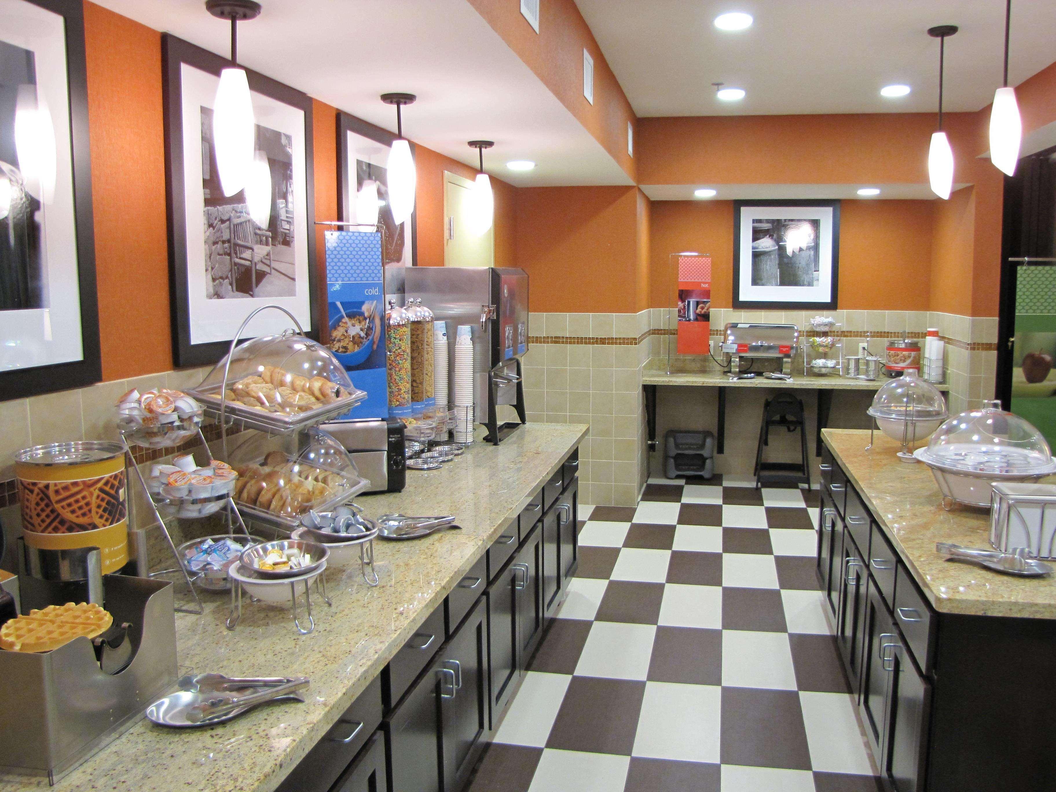 Hampton Inn & Suites Jamestown Eksteriør billede